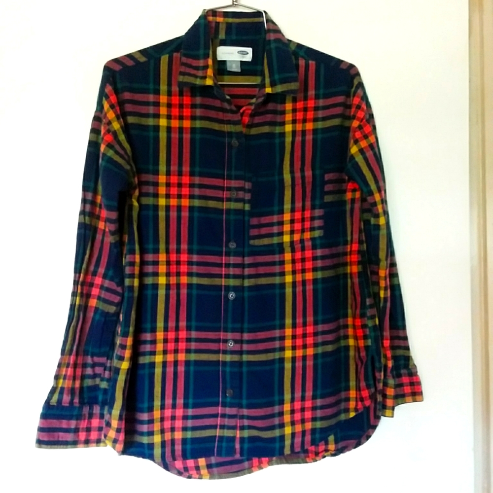 OLD NAVY boyfriend button down shirt in size XS.